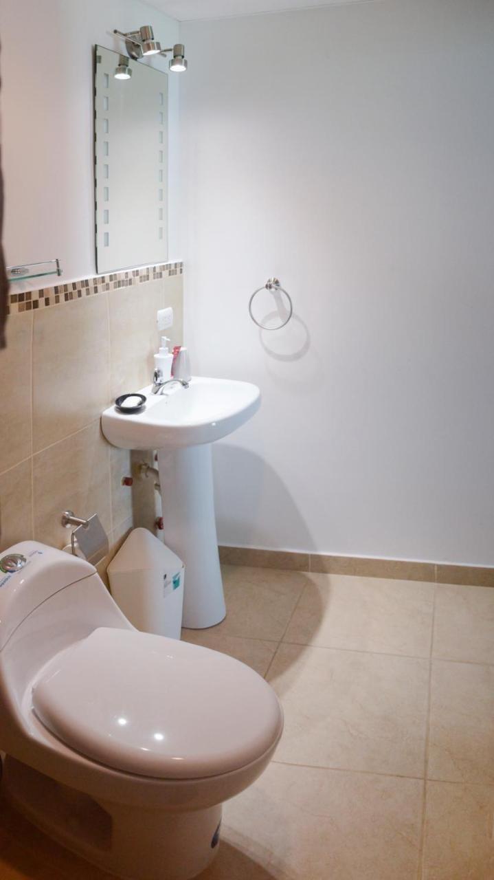 Lindo Departamento Al Pie De Playa Edificio Torre Oceanica Apartman Salinas Kültér fotó