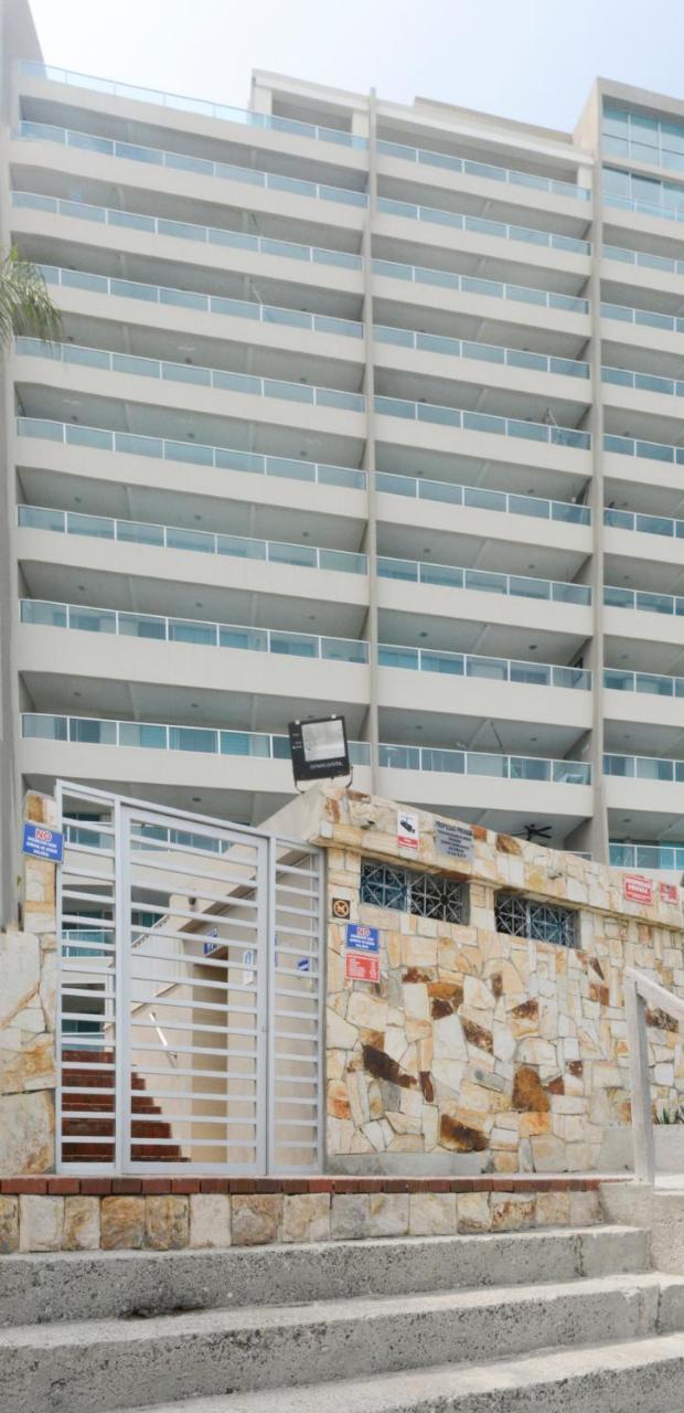 Lindo Departamento Al Pie De Playa Edificio Torre Oceanica Apartman Salinas Kültér fotó